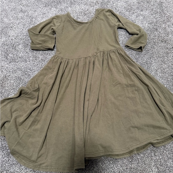 Vivie and Ash Olive Green Sleeved Twirl Dress Sz 7 - Picture 3 of 5